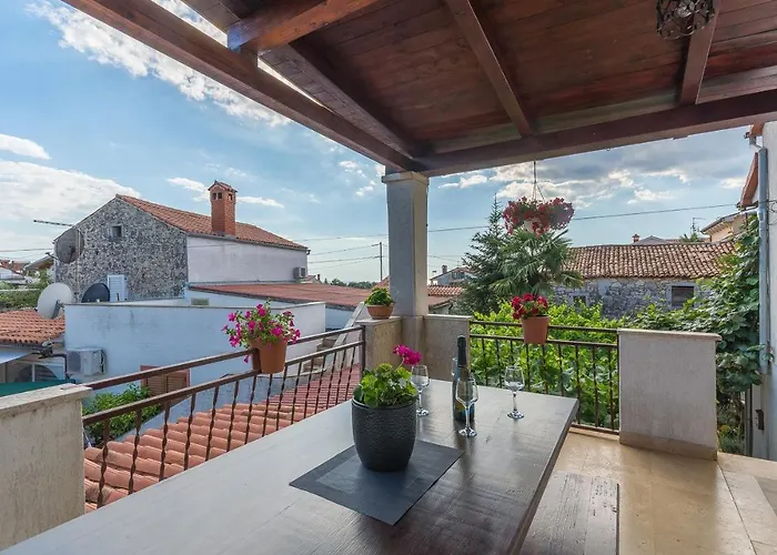 With Parking Space - 13927 Lejlighed *